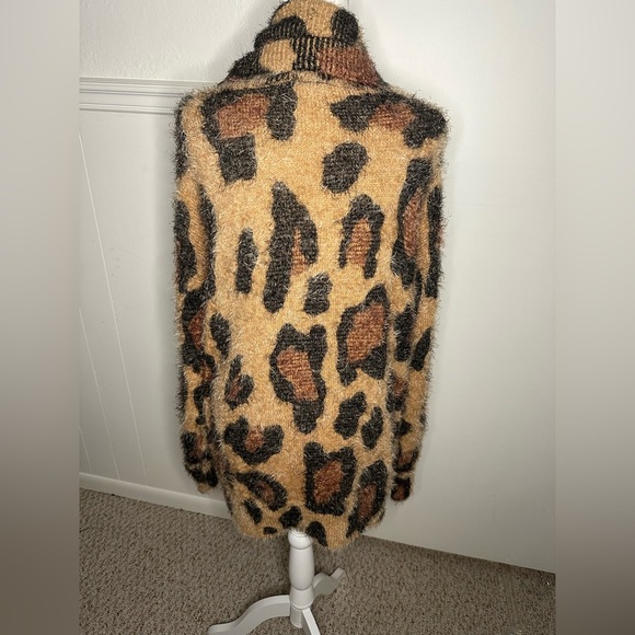 SHOW ME YOUR MUMU WOMEN'S CHEETAH FEVER SWEATER SIZE XL - Picture 8 of 12